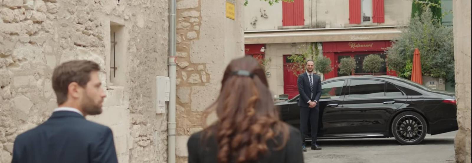 Premium Business Chauffeur Services in Paris for Corporate Meetings and Events with Avantgarde Limousines Premium Business Chauffeur Services in Paris for Corporate Meetings and Events with Avantgarde Limousines