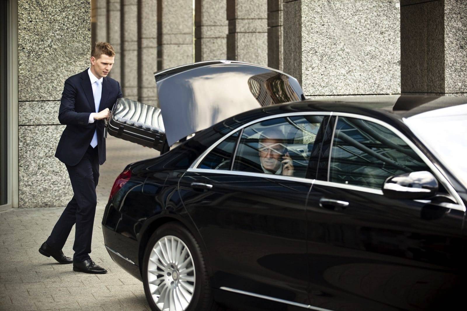 Chauffeured Car Service for Paris Train Station Transfers Chauffeured Car Service for Paris Train Station Transfers