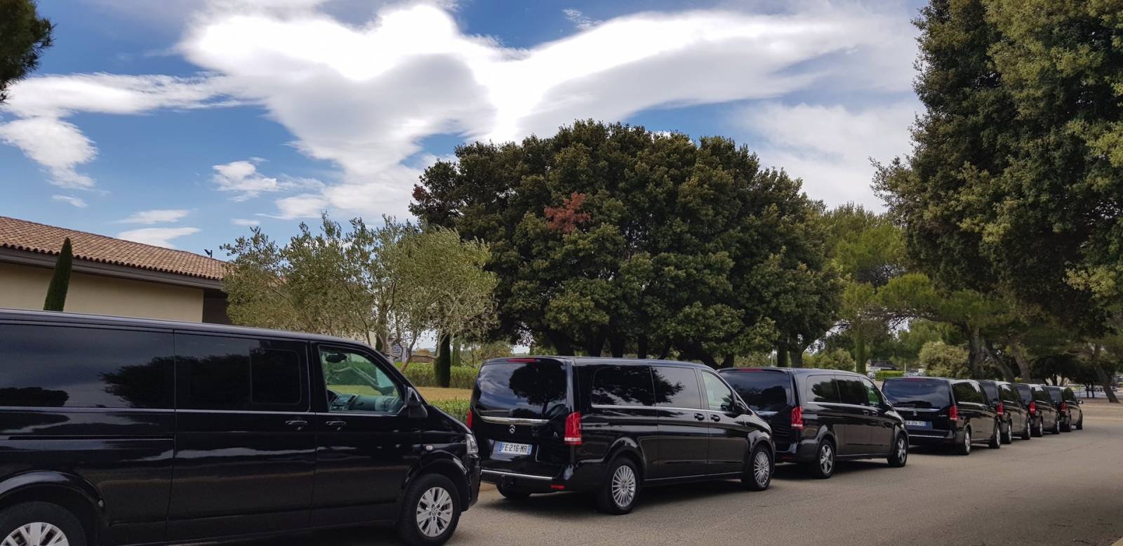 Limousine Service from Gordes to Marseille TGV Train Station Limousine Service from Gordes to Marseille TGV Train Station