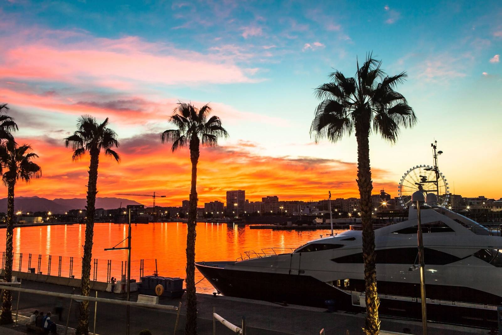 HIRE Yacht Charters with Avantgarde's Premium Chauffeur Service HIRE Yacht Charters with Avantgarde's Premium Chauffeur Service