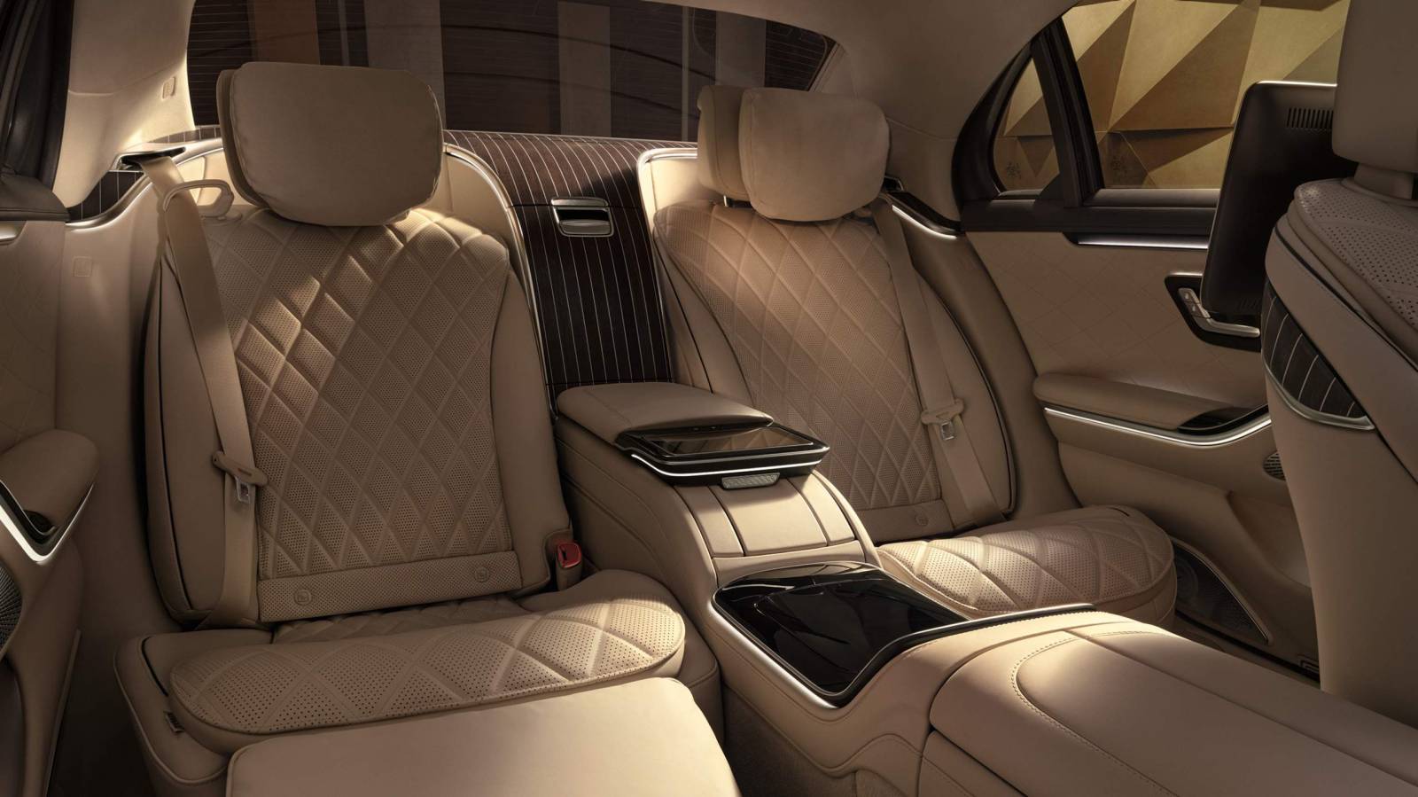 Luxury Sedan Rental with Chauffeur for an Evening in Marseille