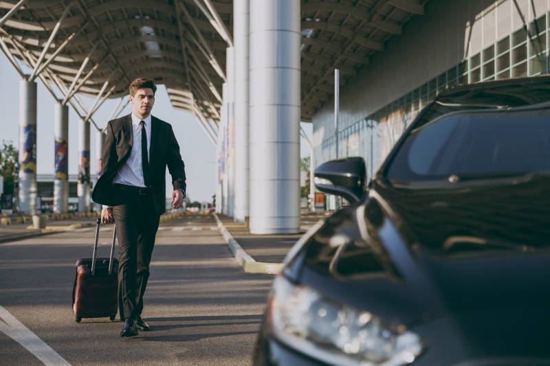 Cannes Airport Transfer Service – Professional and Friendly Chauffeur-Driven Transport