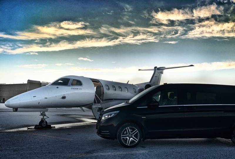 Luxury Chauffeured Car Service at Le Castellet Airport (LFMQ)