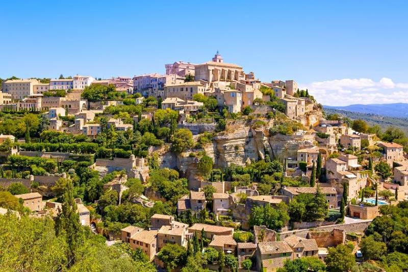 A Private Half Day Trip from Aix en Provence to Luberon Villages with a private english speaking driver