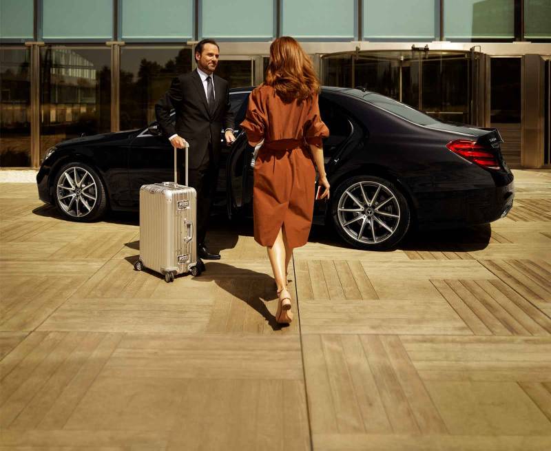 CORPORATE TRAVEL EXPERIENCES IN FRANCE with World-Class Chauffeur Services