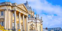 Capturing the stunning view of the Palace's façade from the Royal Court