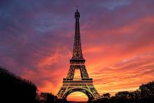 France sightseeing tours with private minibus conducted by professional multilingual driver-guides