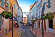 Lost in the charming streets of Antibes, where history and beauty intertwine